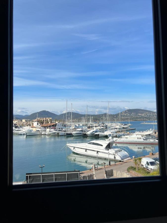 Entre Le Port Et La Plage, Golfe De Saint Tropez Cogolin